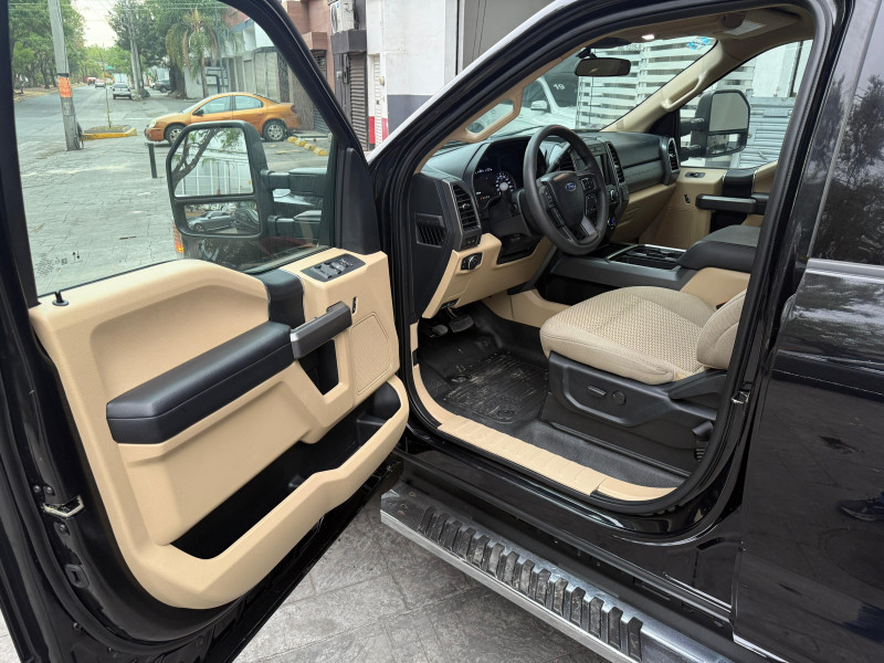 Ford F250 V8 Crew Cab Super Duty 2020