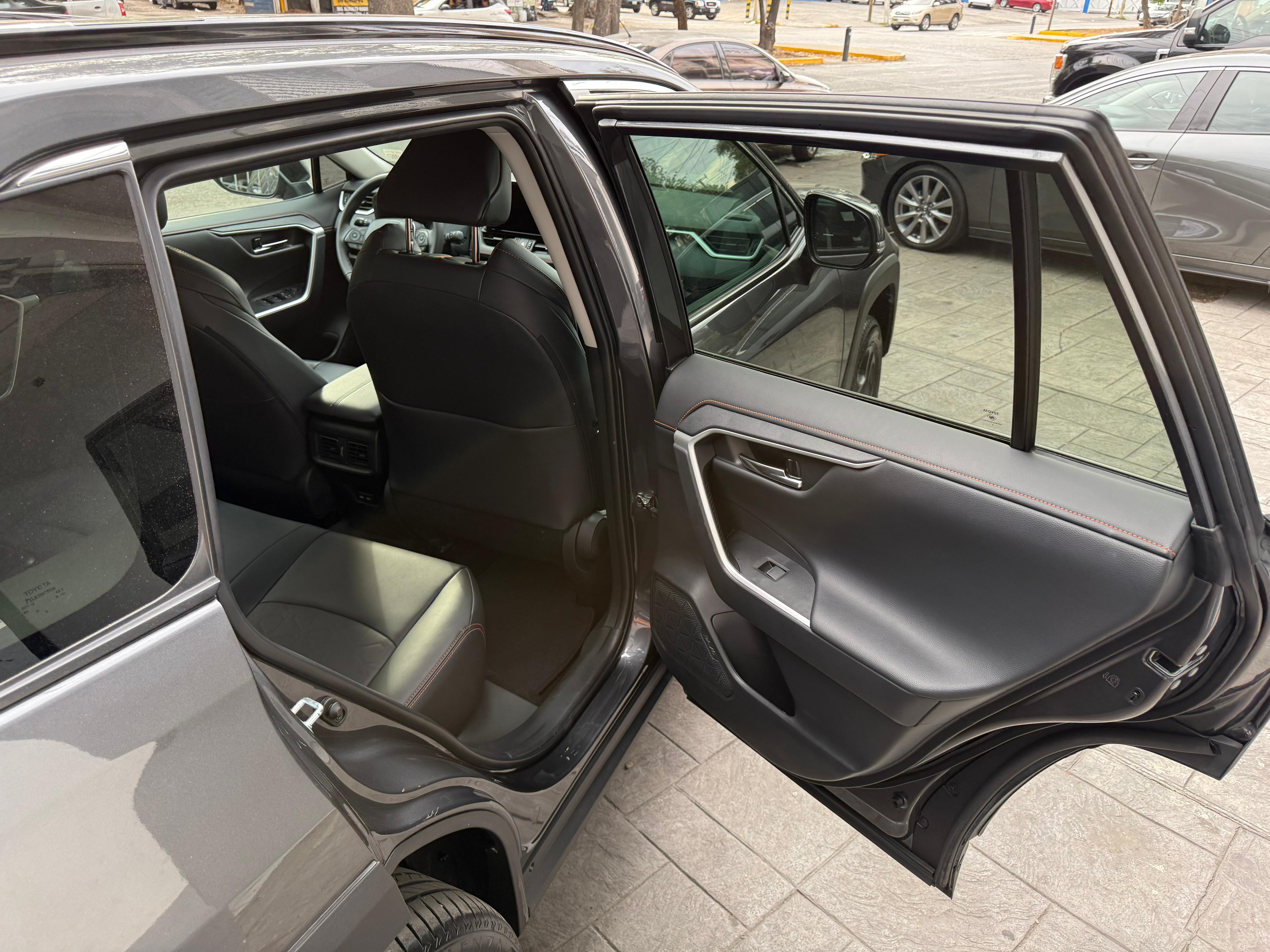 Toyota RAV4 ADVENTURE 2024