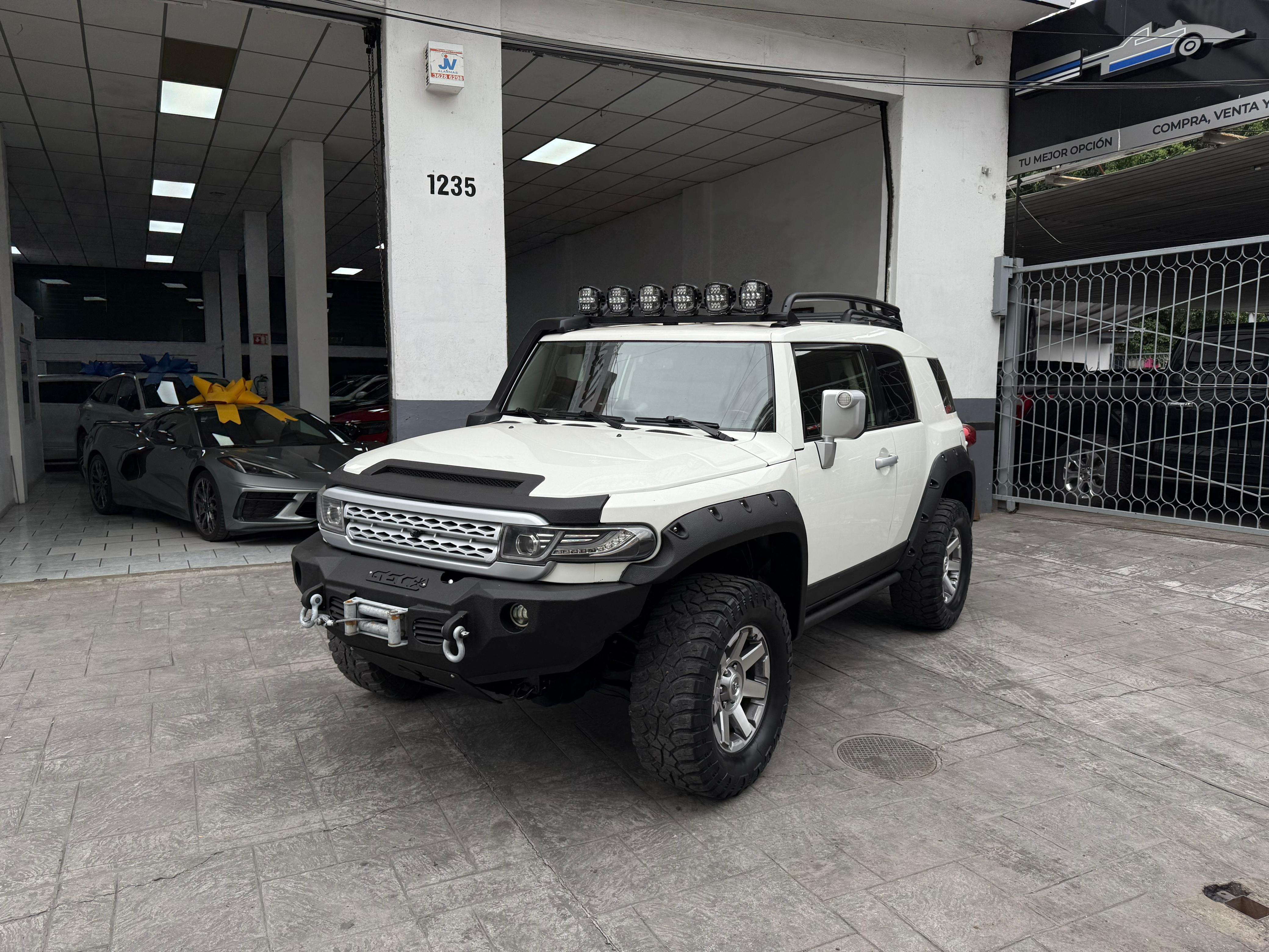 Toyota FJ Cruiser Premium 2014