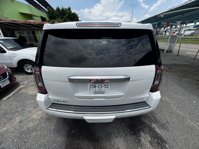GMC Yukon Denali 2020