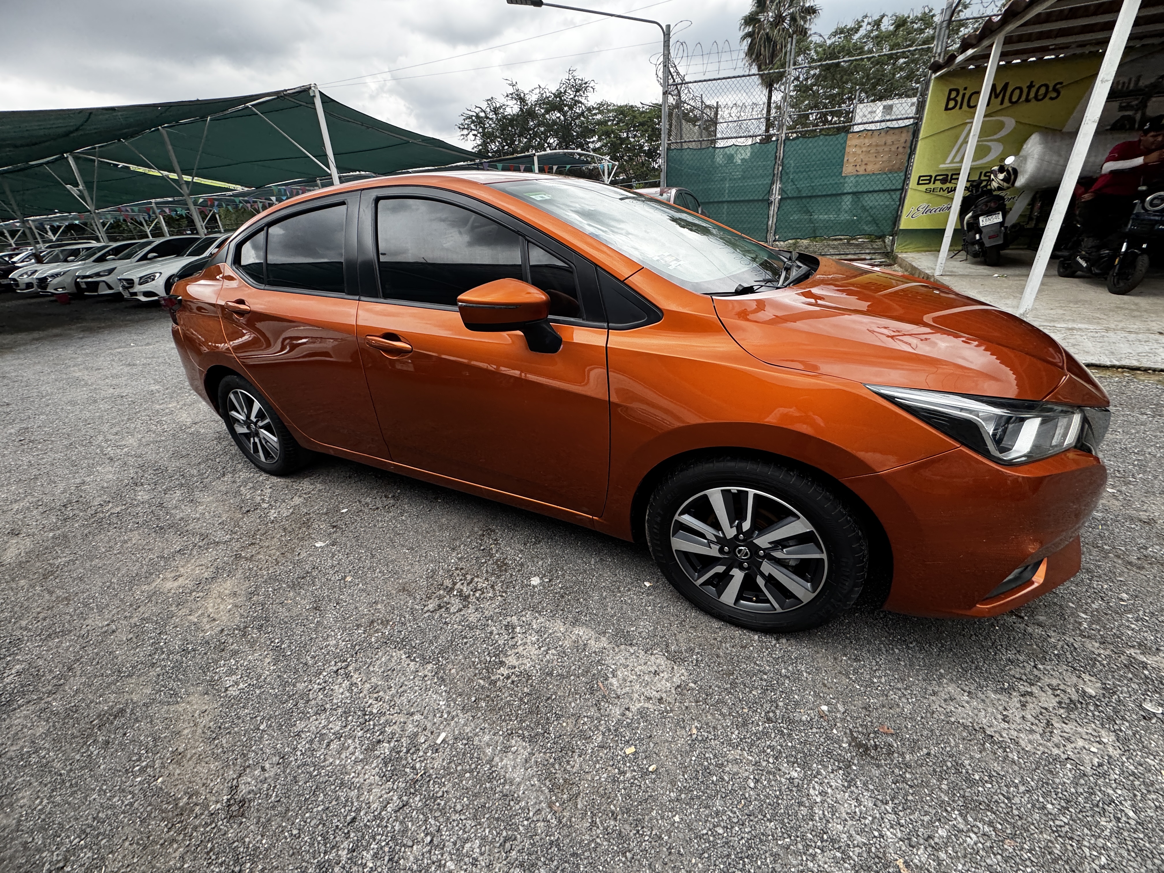 Nissan Versa Advance 2021