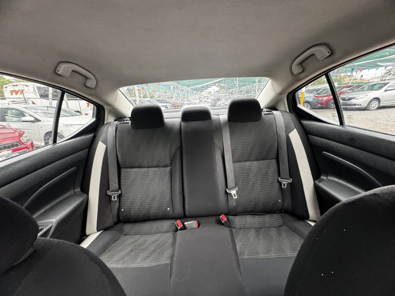Nissan Versa Advance 2021