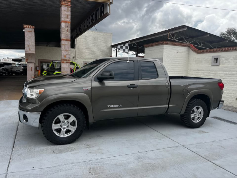 Toyota Tundra SUPER CAB 4X4 2008