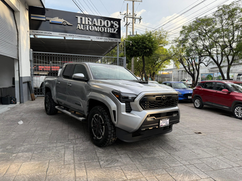 Toyota Tacoma trd 4x4 2024