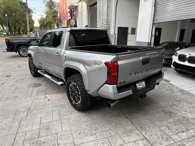 Toyota Tacoma trd 4x4 2024