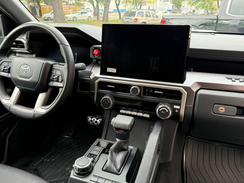 Toyota Tacoma trd 4x4 2024