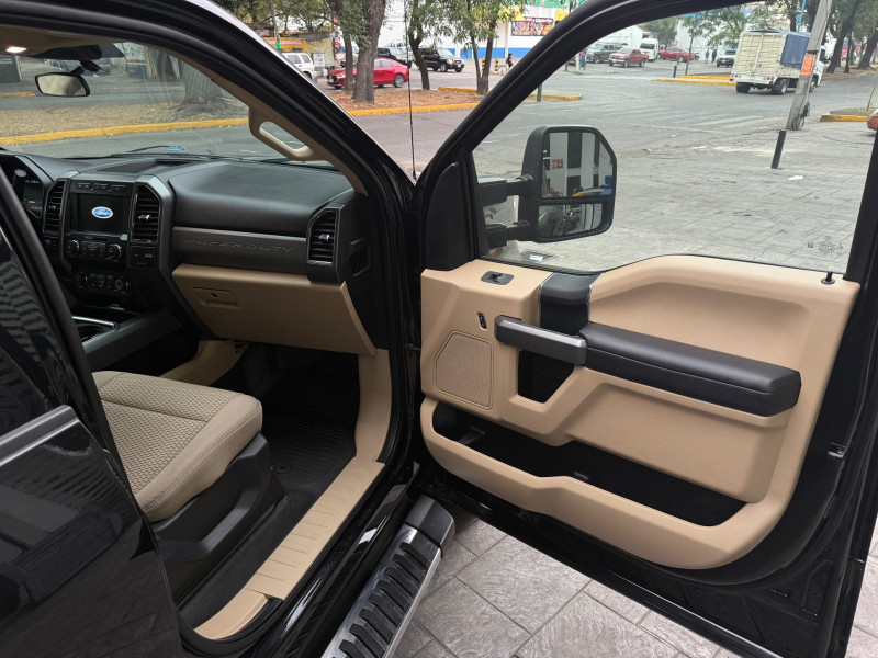 Ford F250 V8 Crew Cab Super Duty 2020