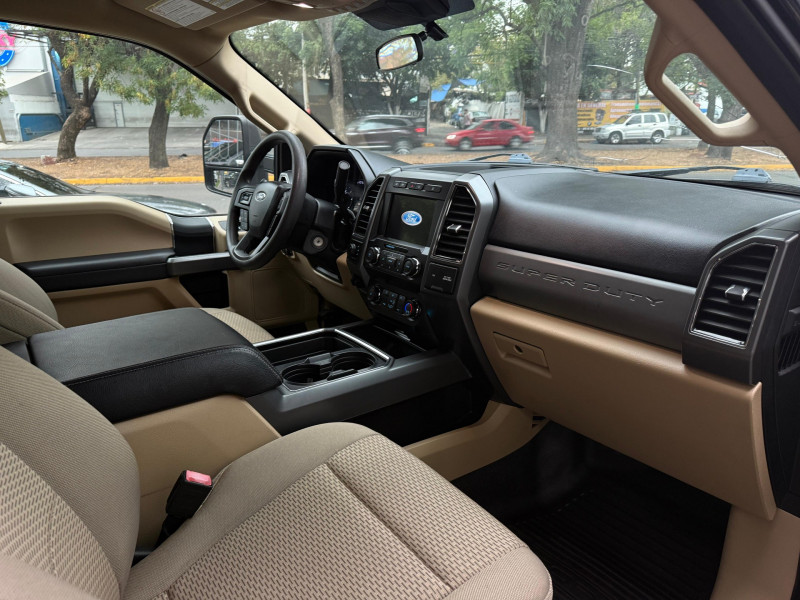 Ford F250 V8 Crew Cab Super Duty 2020