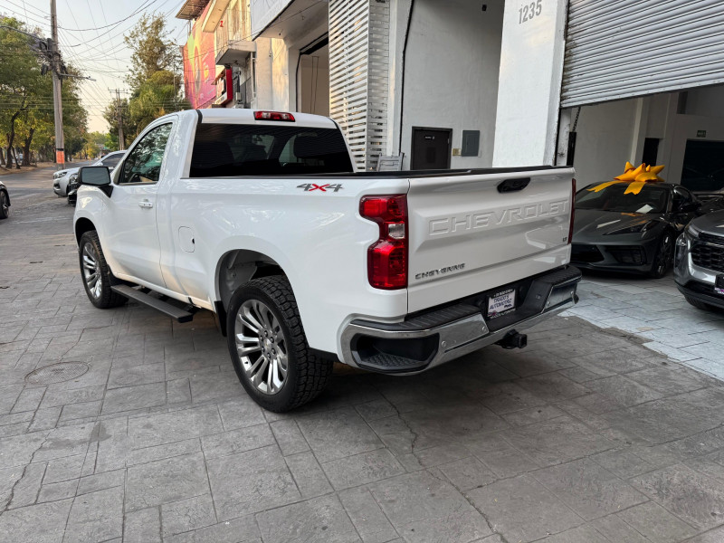 Chevrolet Cheyenne LT CAB REG 4X4 2023