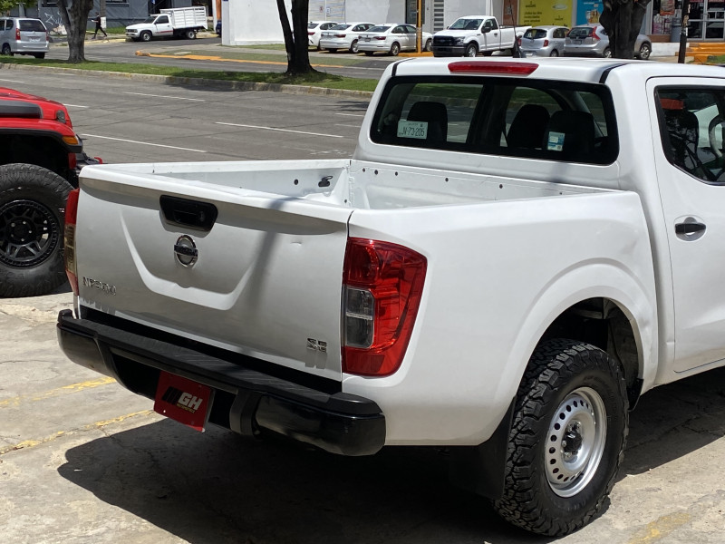 Nissan Np300 SE 2018