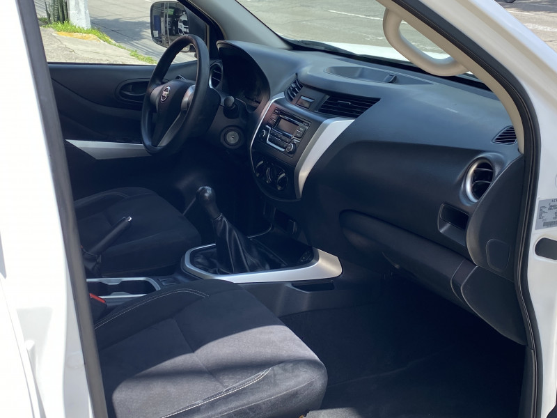 Nissan Np300 SE 2018