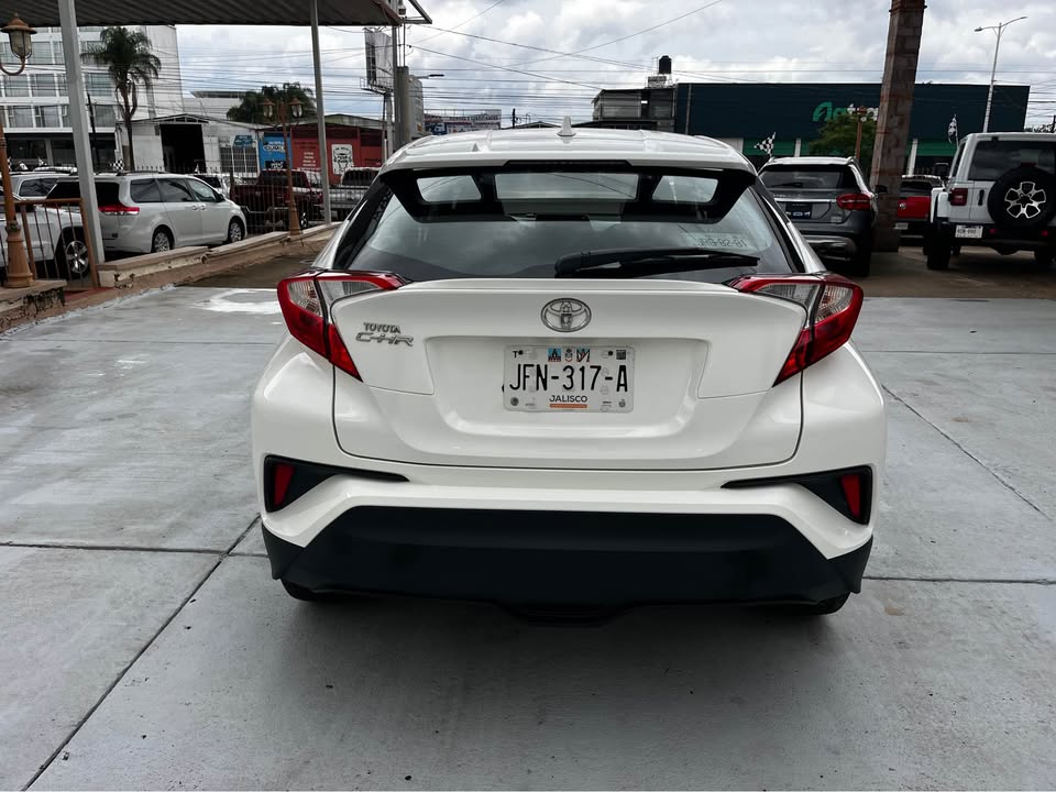 Toyota C-HR Base 2019