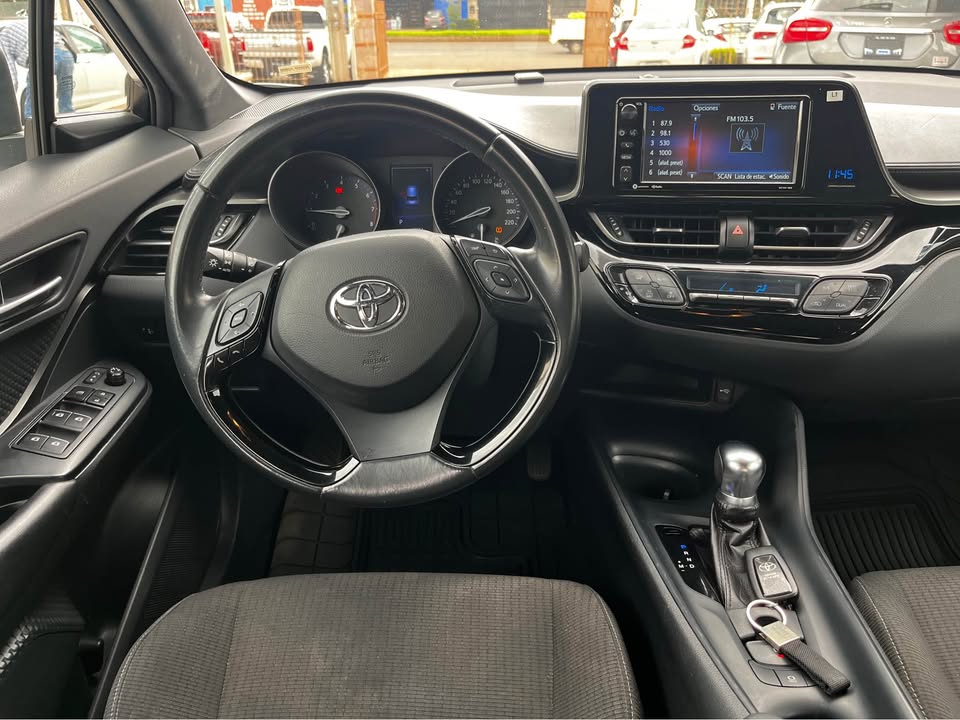 Toyota C-HR Base 2019