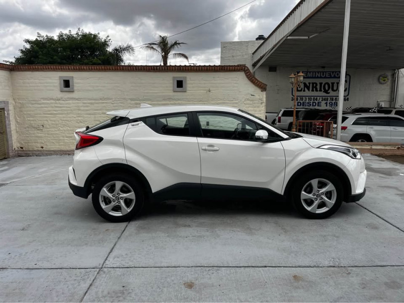 Toyota C-HR Base 2019