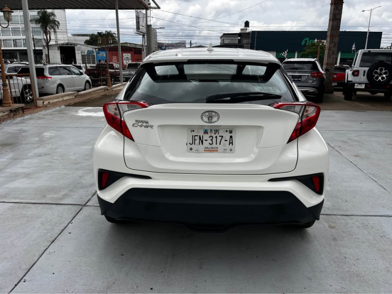 Toyota C-HR Base 2019