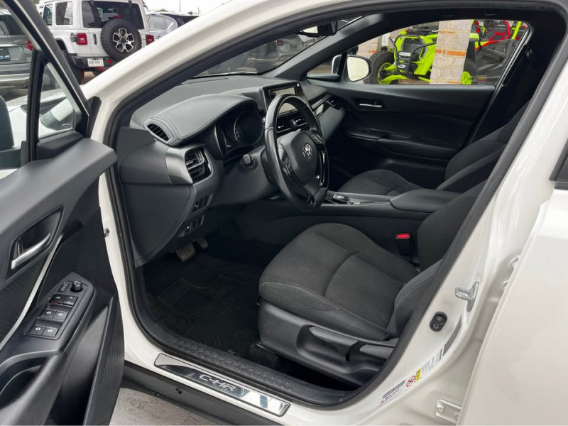 Toyota C-HR Base 2019