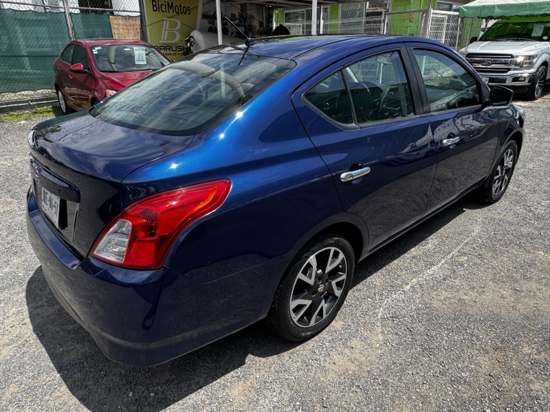 Nissan Versa Advance 2019