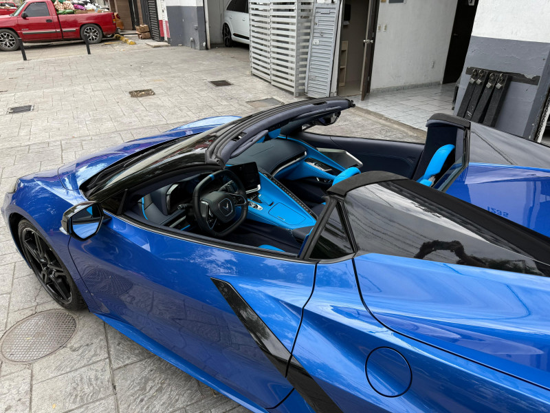Chevrolet Corvette (C8) Stingray Z51 CONVERTIBLE 70 Aniversario 2023