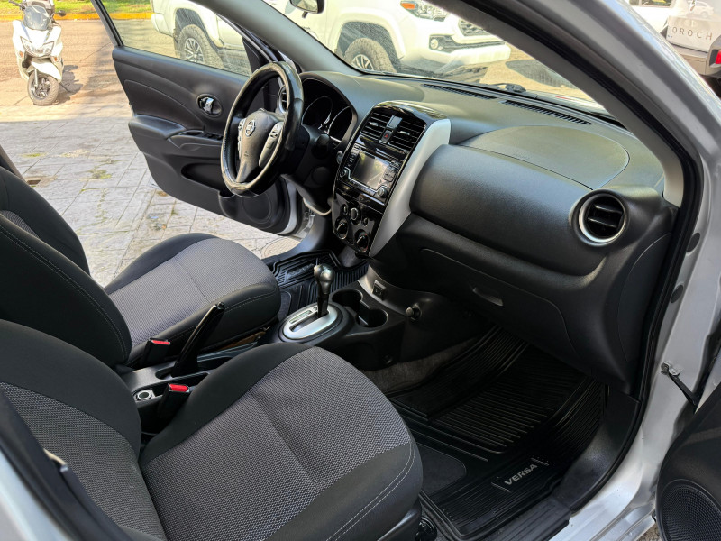 Nissan Versa advance 2017