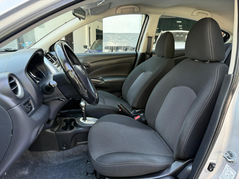 Nissan Versa advance 2017