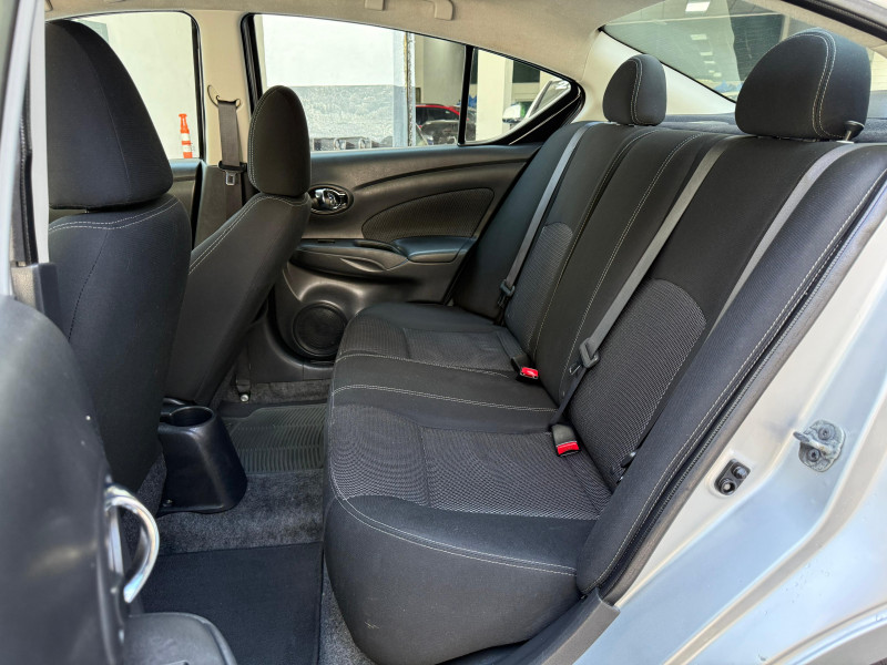 Nissan Versa advance 2017