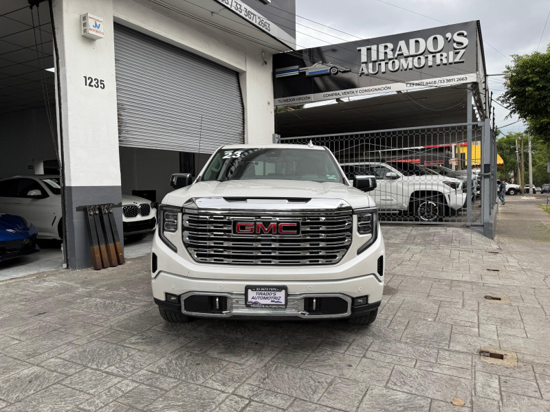 GMC Sierra DENALI 2023