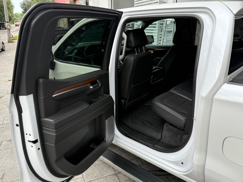 GMC Sierra DENALI 2023