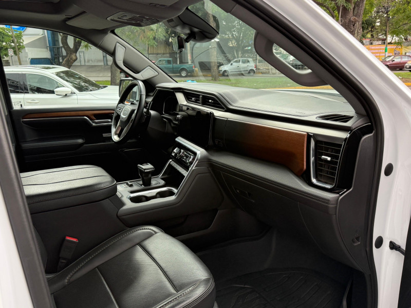 GMC Sierra DENALI 2023
