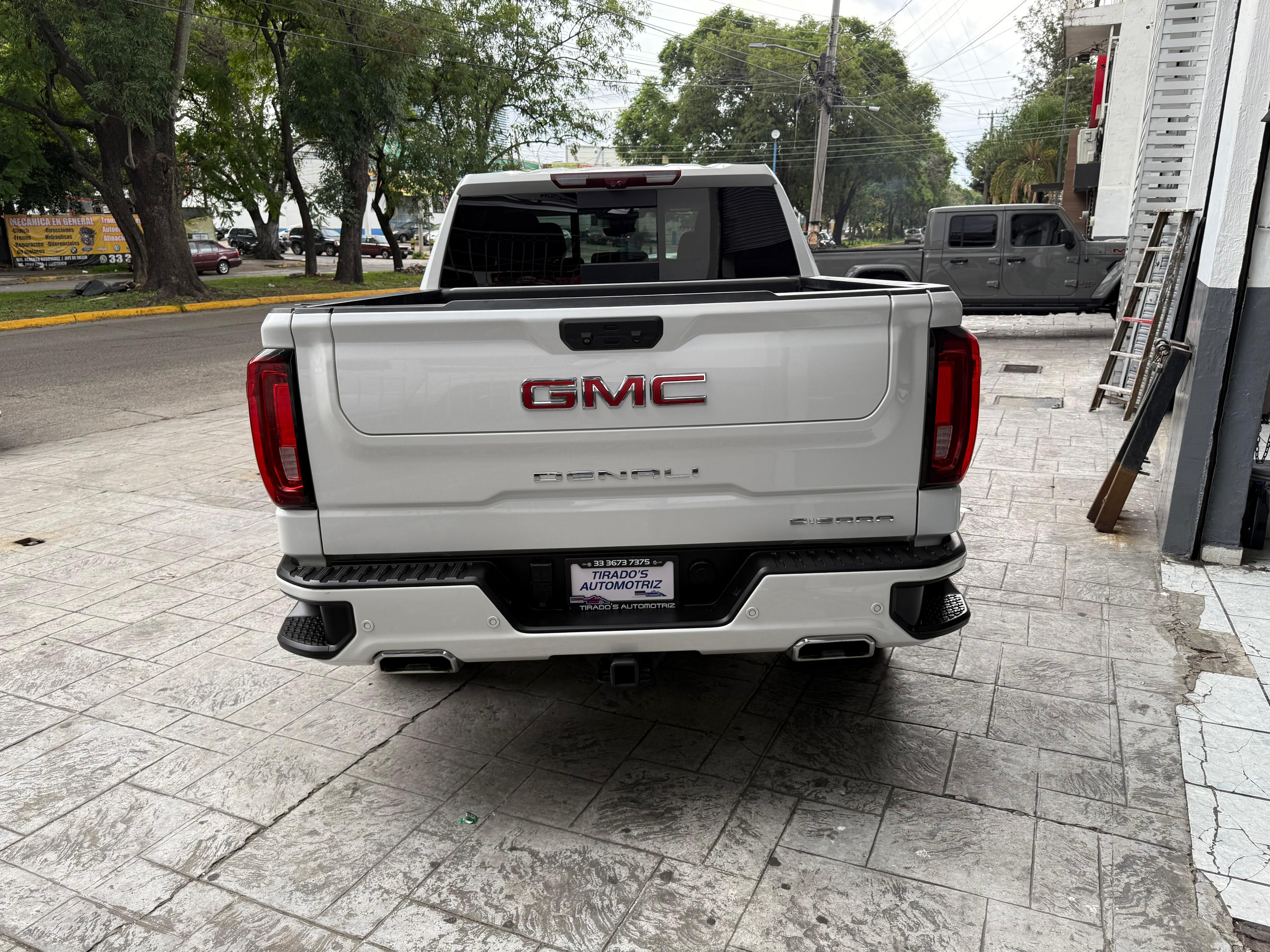 GMC Sierra SIERRA DENALY 2023