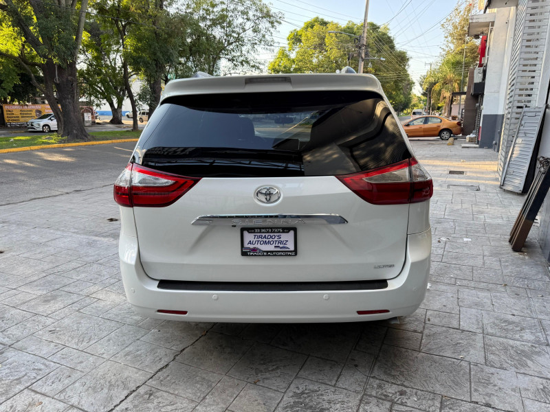 Toyota Sienna Limited 2015
