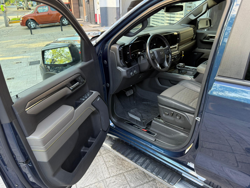 Chevrolet Cheyenne zr2 4  pts 2022