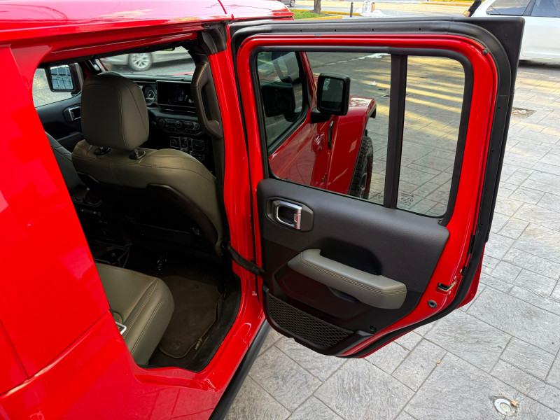 Jeep Gladiator mojave 2025