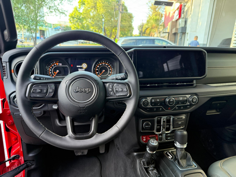 Jeep Gladiator mojave 2025