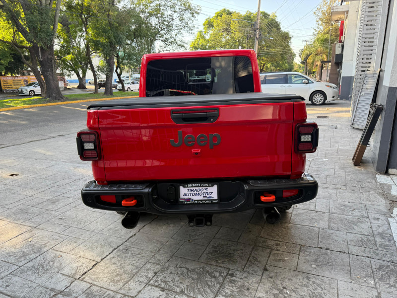 Jeep Gladiator mojave 2025