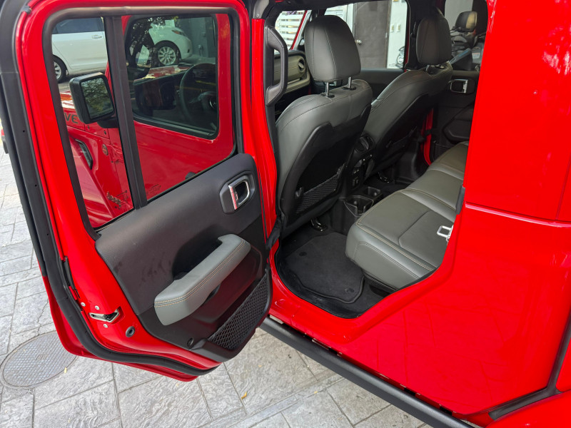 Jeep Gladiator mojave 2025