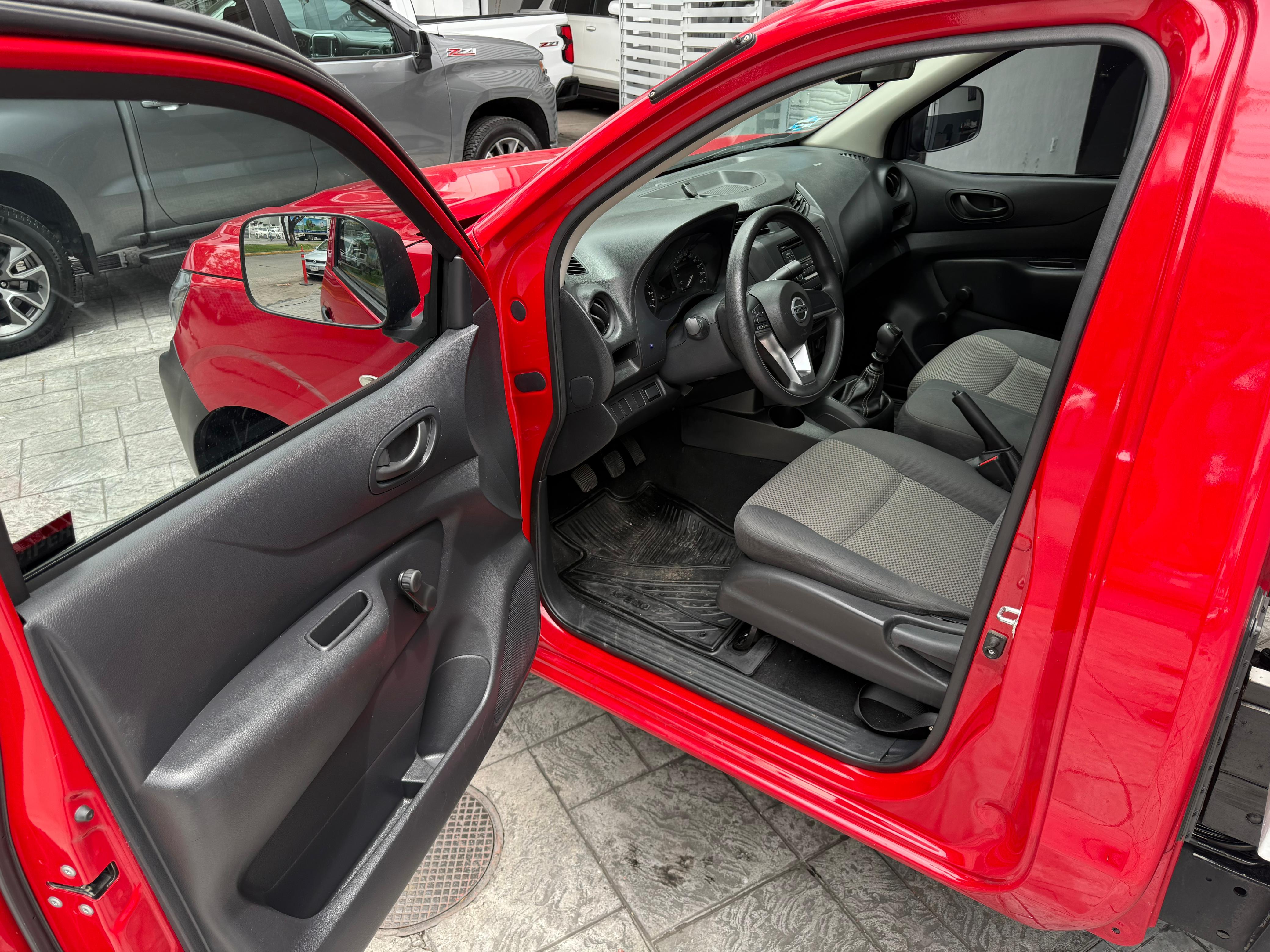 Nissan Frontier np 300 2022