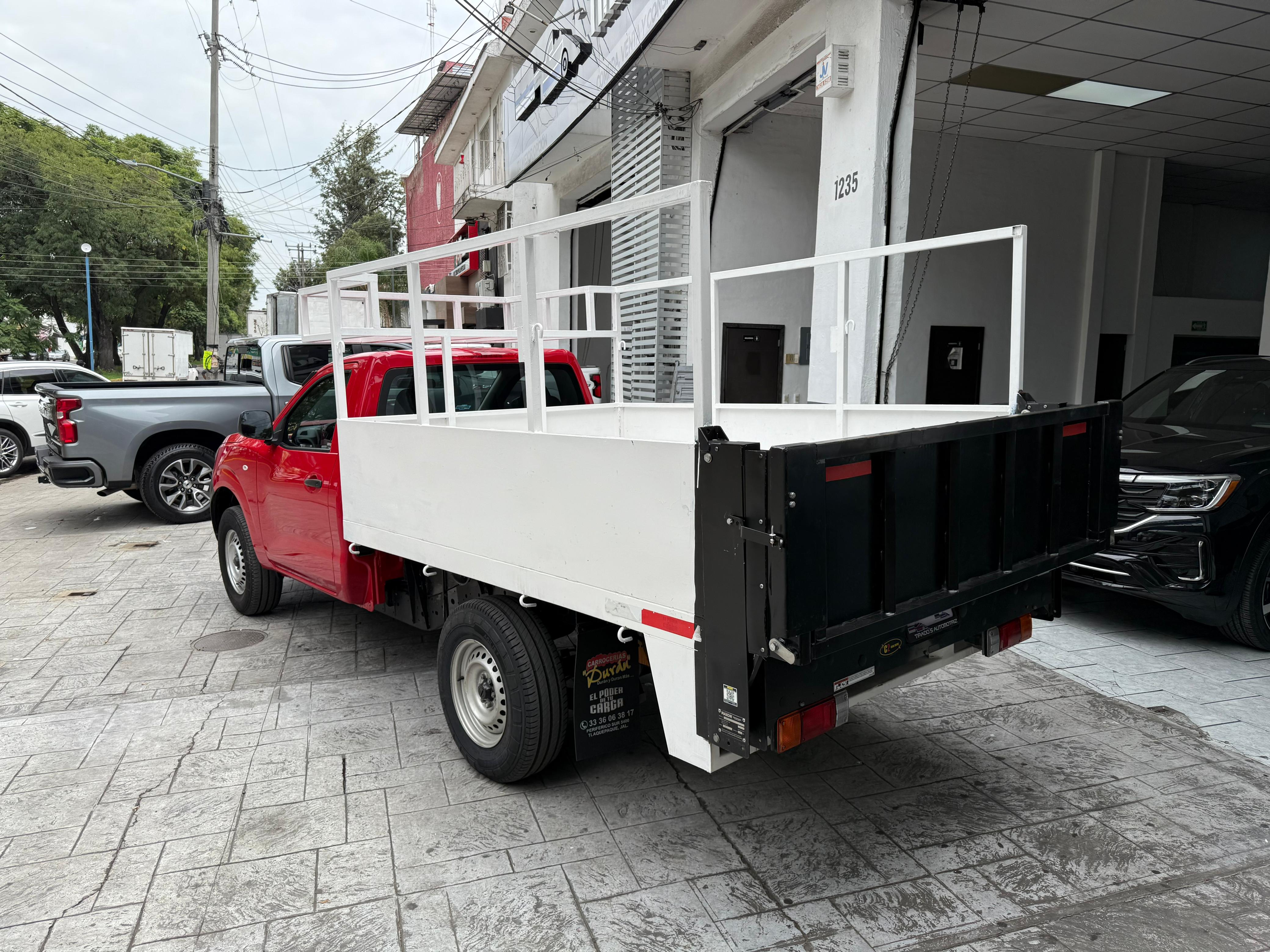 Nissan Frontier np 300 2022