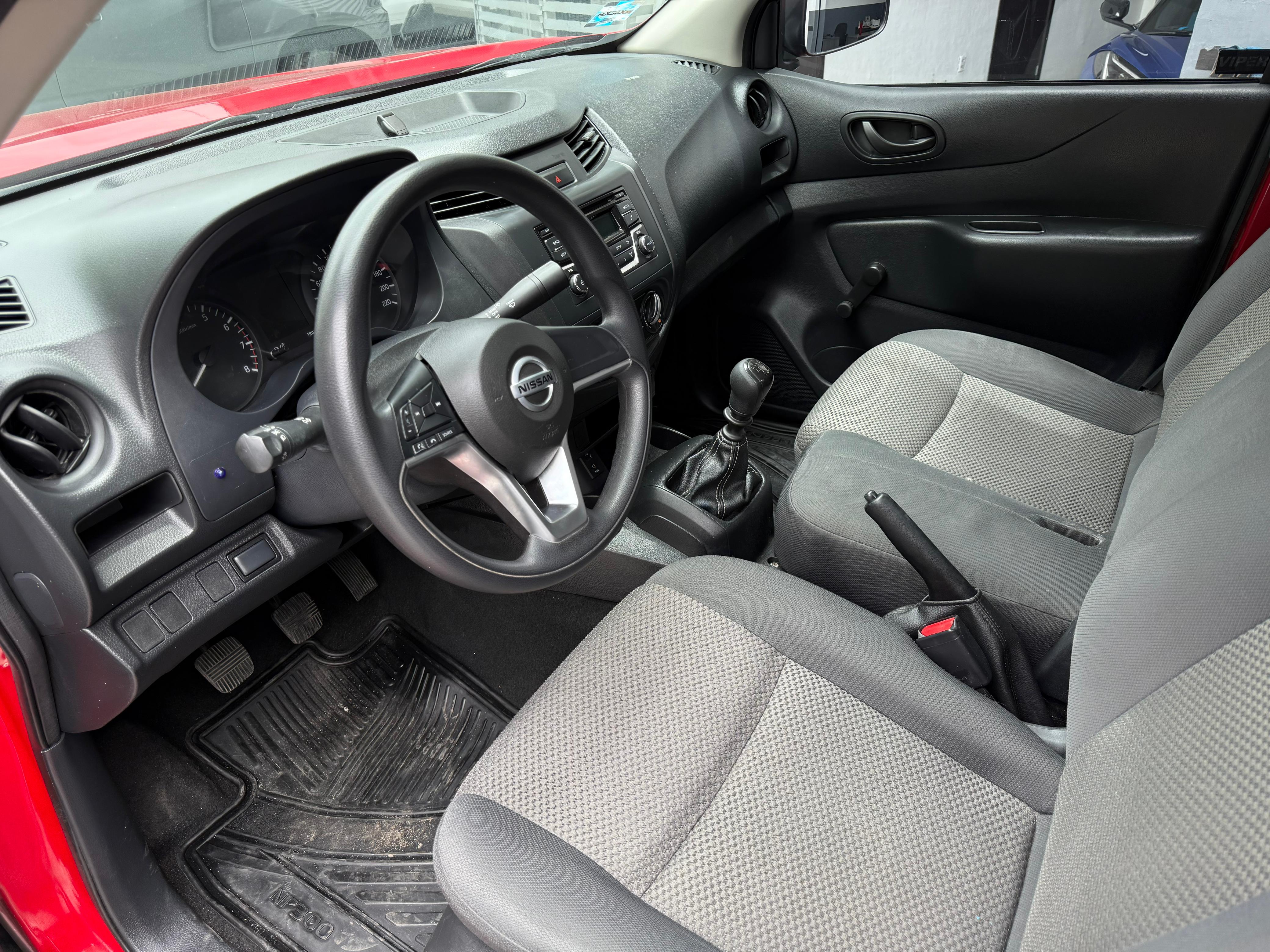 Nissan Frontier np 300 2022