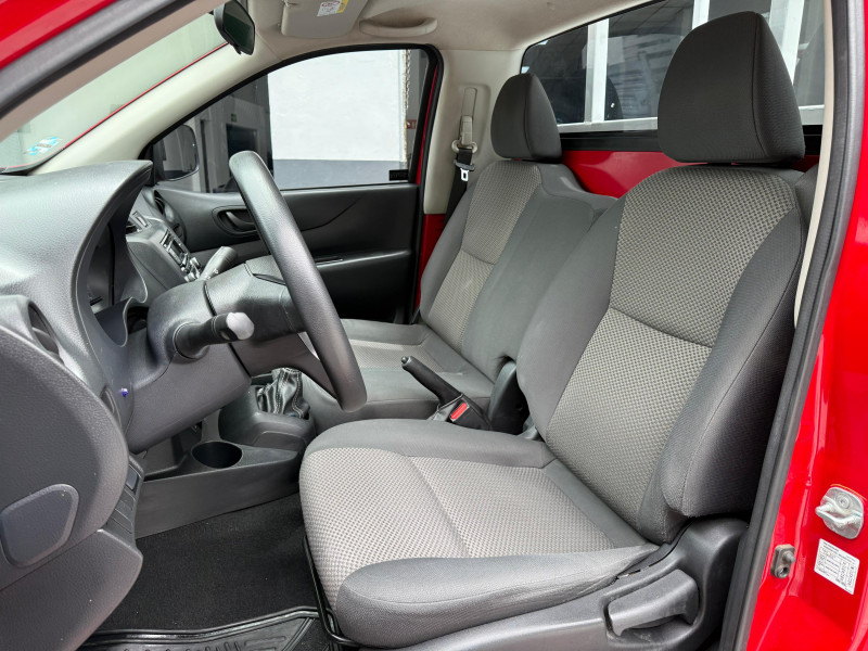 Nissan Frontier np 300 2022