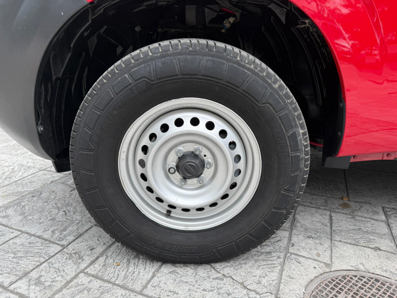 Nissan Frontier np 300 2022
