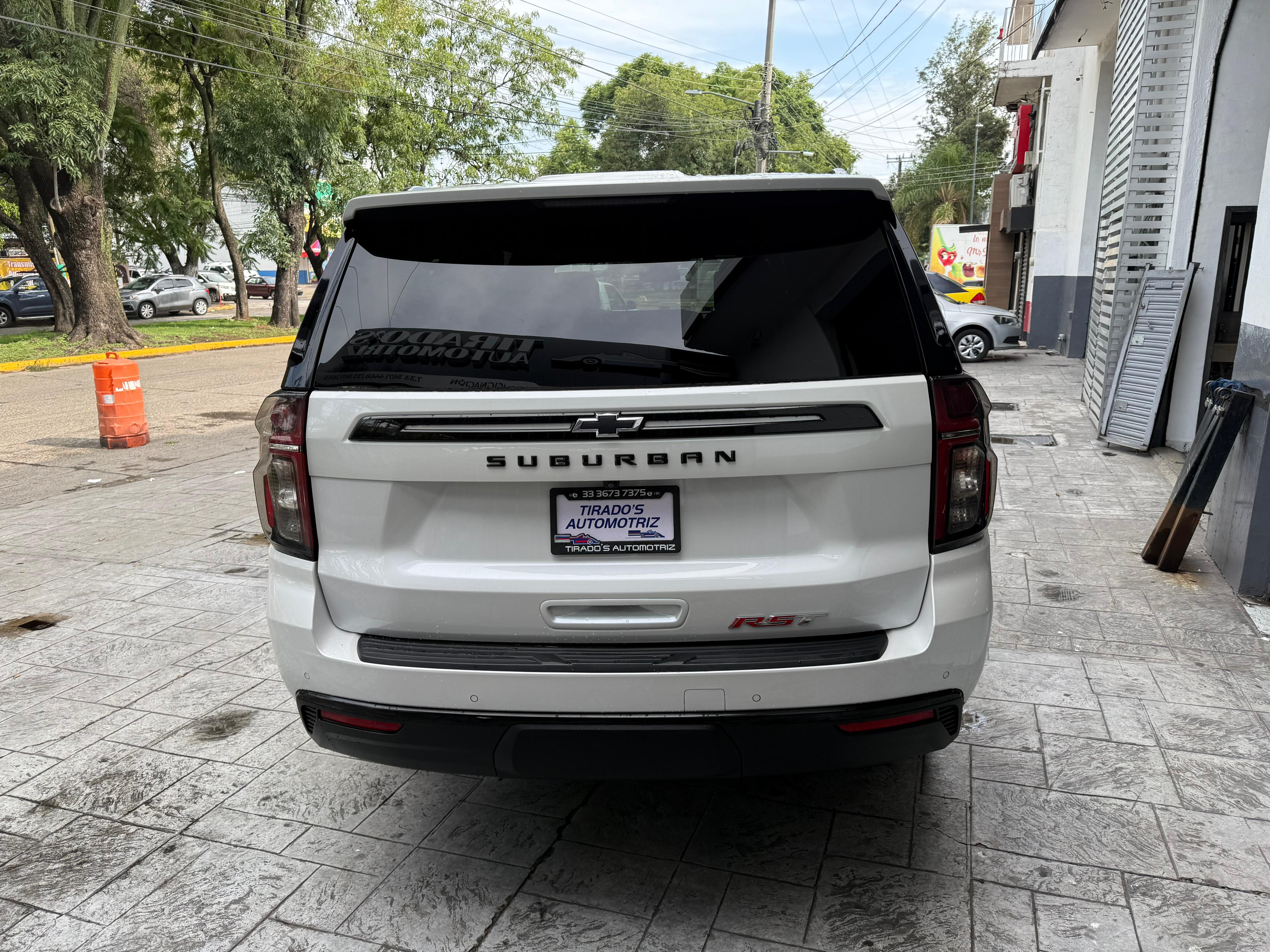 Chevrolet Suburban RST 2024