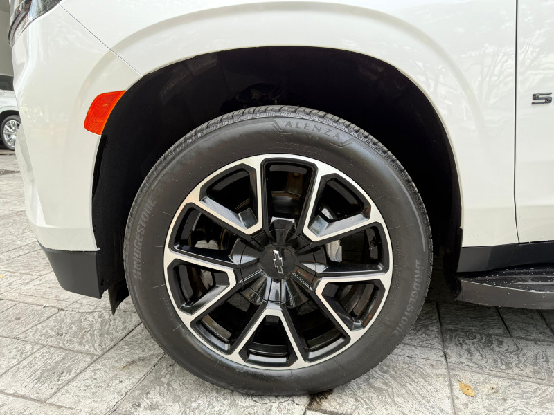 Chevrolet Suburban RST 2024