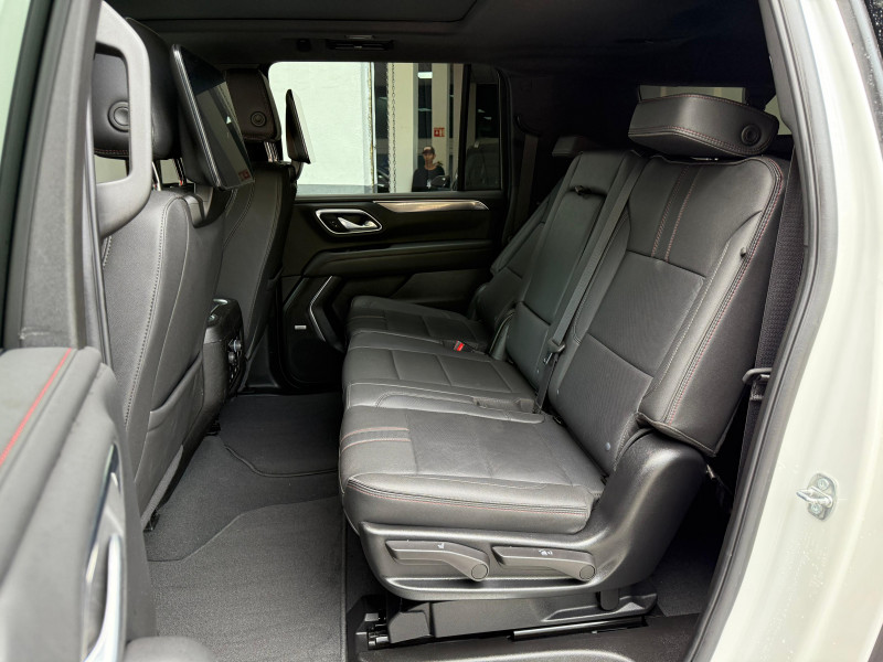 Chevrolet Suburban RST 2024
