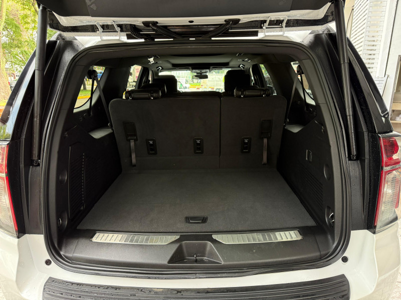 Chevrolet Suburban RST 2024