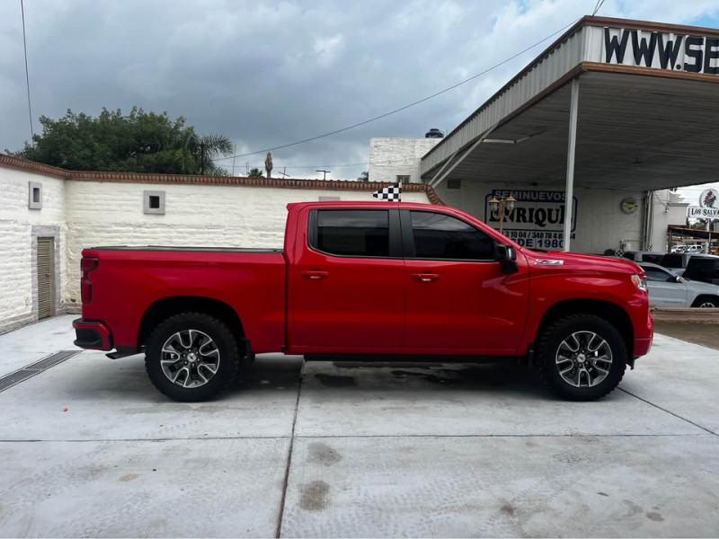 Chevrolet Cheyenne RST DOBLE CABINA 2023
