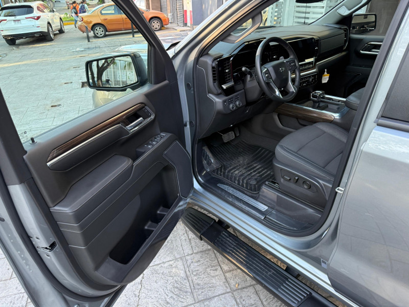 Chevrolet Cheyenne RST Z71 2024
