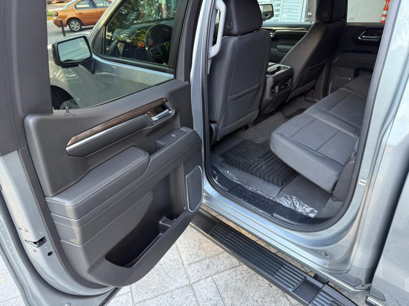 Chevrolet Cheyenne RST Z71 2024