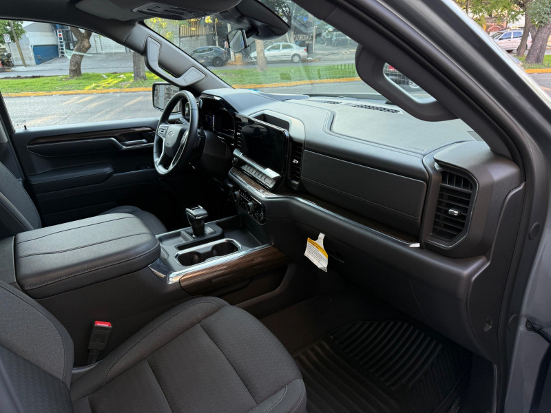 Chevrolet Cheyenne RST Z71 2024