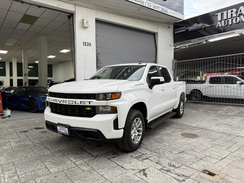 Chevrolet Silverado V6 LS DOBLE CAB 4X4 2021