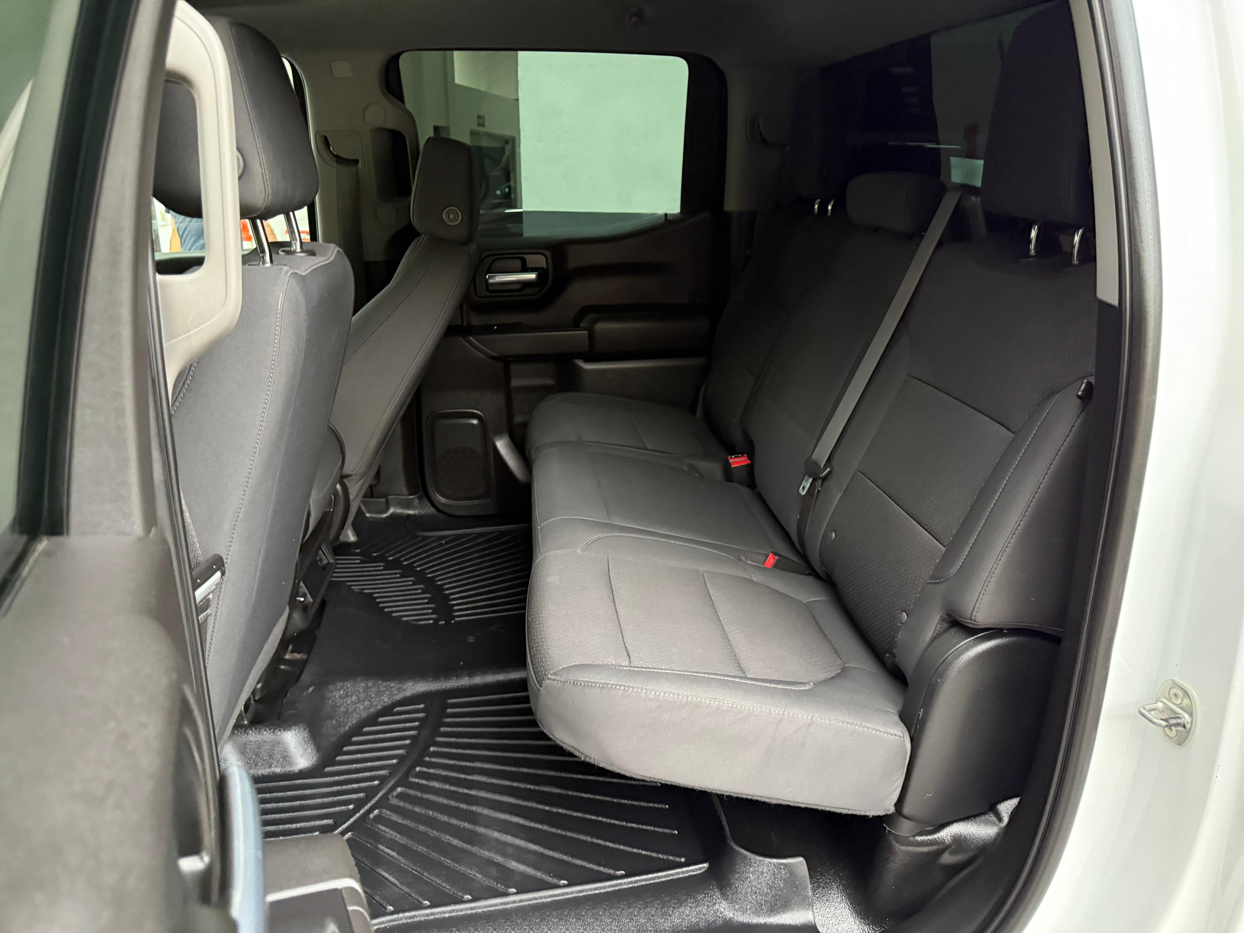 Chevrolet Silverado 2500 4 puertas 2021